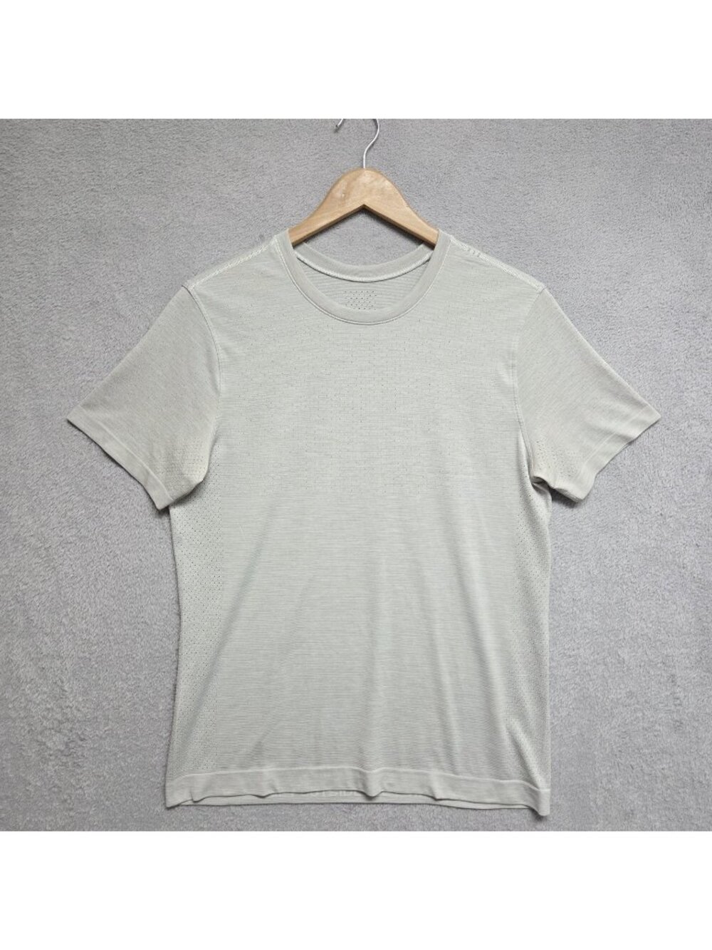 Lululemon Shirt Mens Medium Gray Swiftly Tech Short Sleeve Performance Gymwear